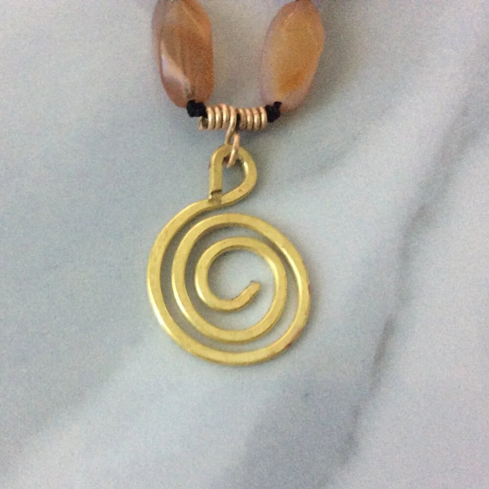 Natural Agate/Carnelian Beaded Necklace with a Swirl Pendant - Picture 5 of 8
